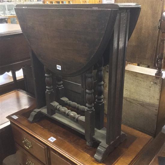 Oak gateleg table